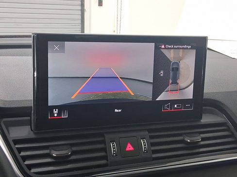 Used 2024 Audi Q5 e Premium Plus w/ Premium Plus Package image 22