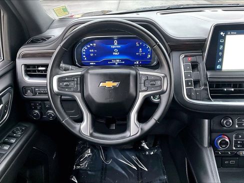 Used 2024 Chevrolet Suburban LT image 5