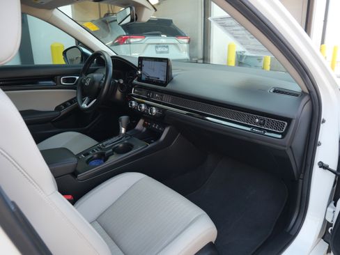 Used 2024 Honda Civic Touring image 14