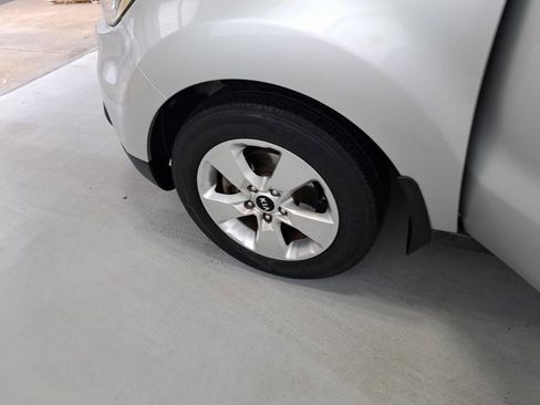 Used 2018 Kia Soul image 27