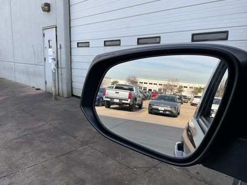 Used 2023 Toyota Tacoma TRD Off-Road image 19