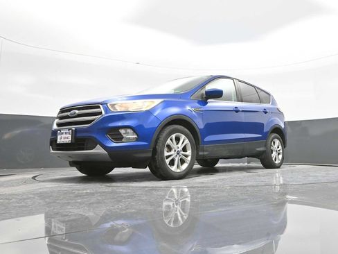 Used 2017 Ford Escape SE image 29