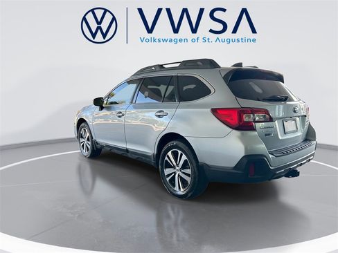 Used 2018 Subaru Outback 3.6R Limited image 5