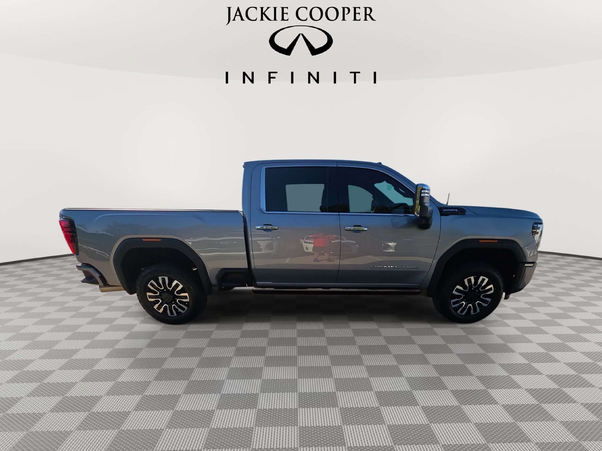 Used 2025 GMC Sierra 2500 Denali Ultimate AWD/4WD image 4