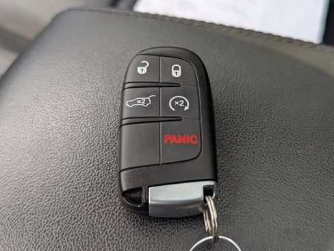 Used 2020 Jeep Grand Cherokee High Altitude AWD/4WD image 25