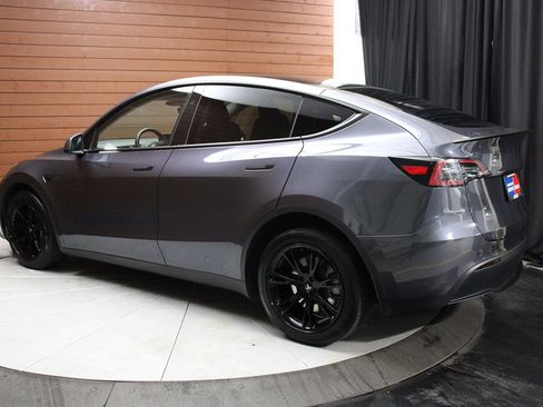 Used 2023 Tesla Model Y Long Range image 9