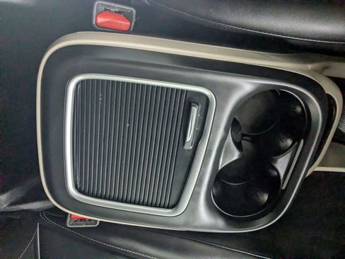 Certified 2024 Chrysler Pacifica Touring-L FWD image 19