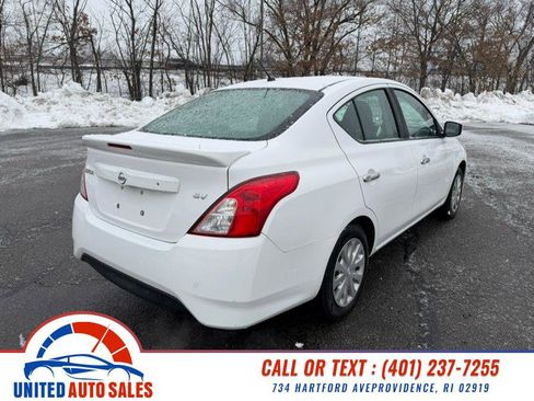 Used 2017 Nissan Versa SV image 5
