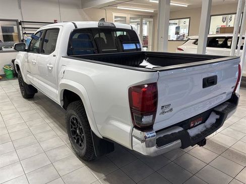 Used 2019 Toyota Tacoma SR5 image 2
