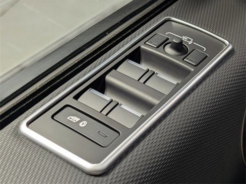 Used 2023 Land Rover Discovery S R-Dynamic image 19