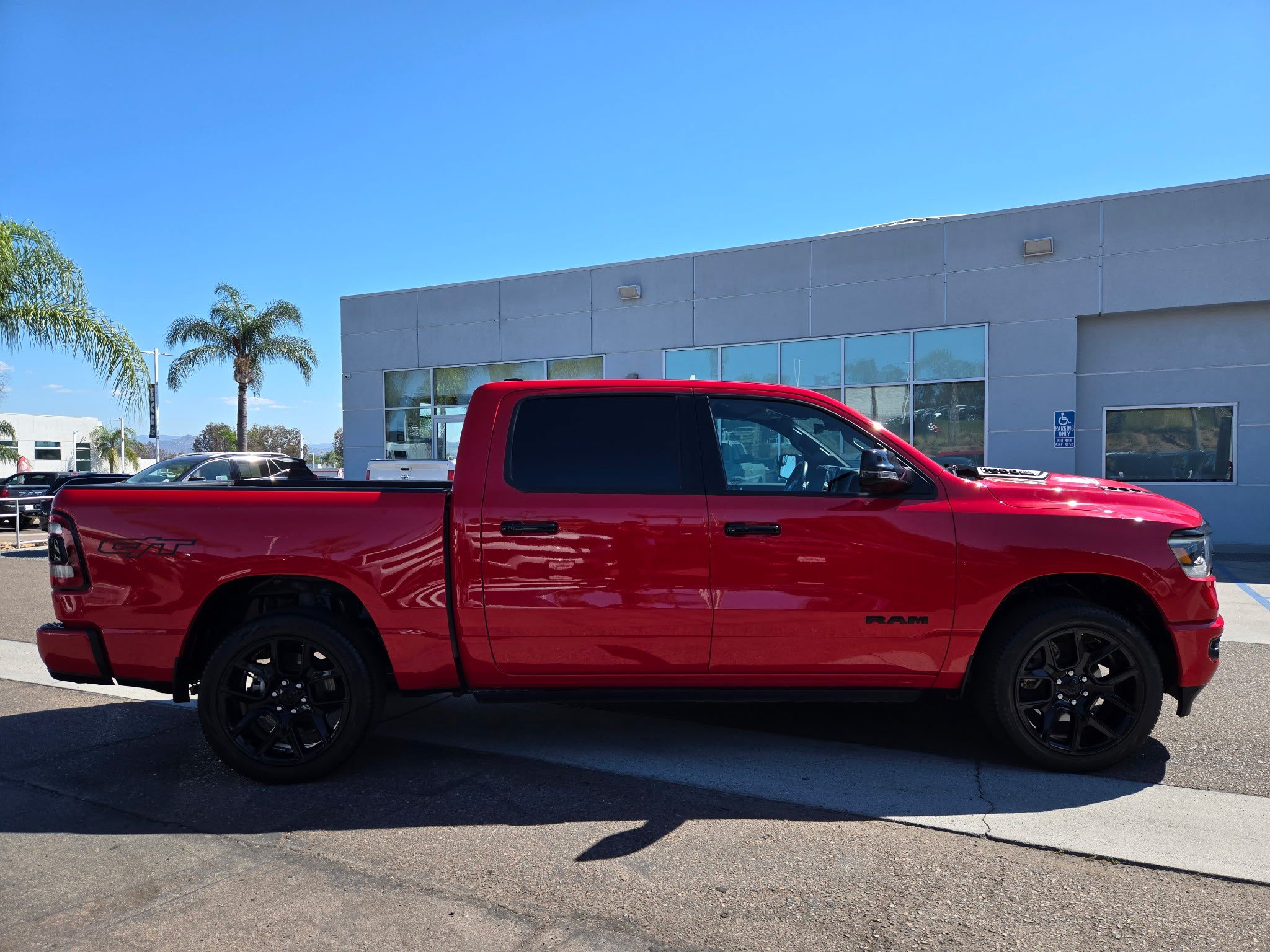 Used 2023 RAM 1500 Laramie AWD/4WD image 7