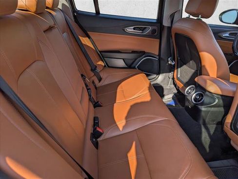 Used 2019 Alfa Romeo Giulia Ti w/ Nero Edizione image 27