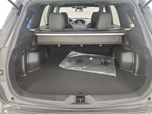 Used 2025 Subaru Forester Premium image 21