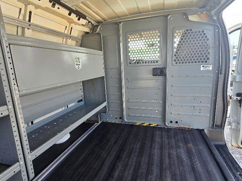 Used 2014 GMC Savana 3500 RWD image 18