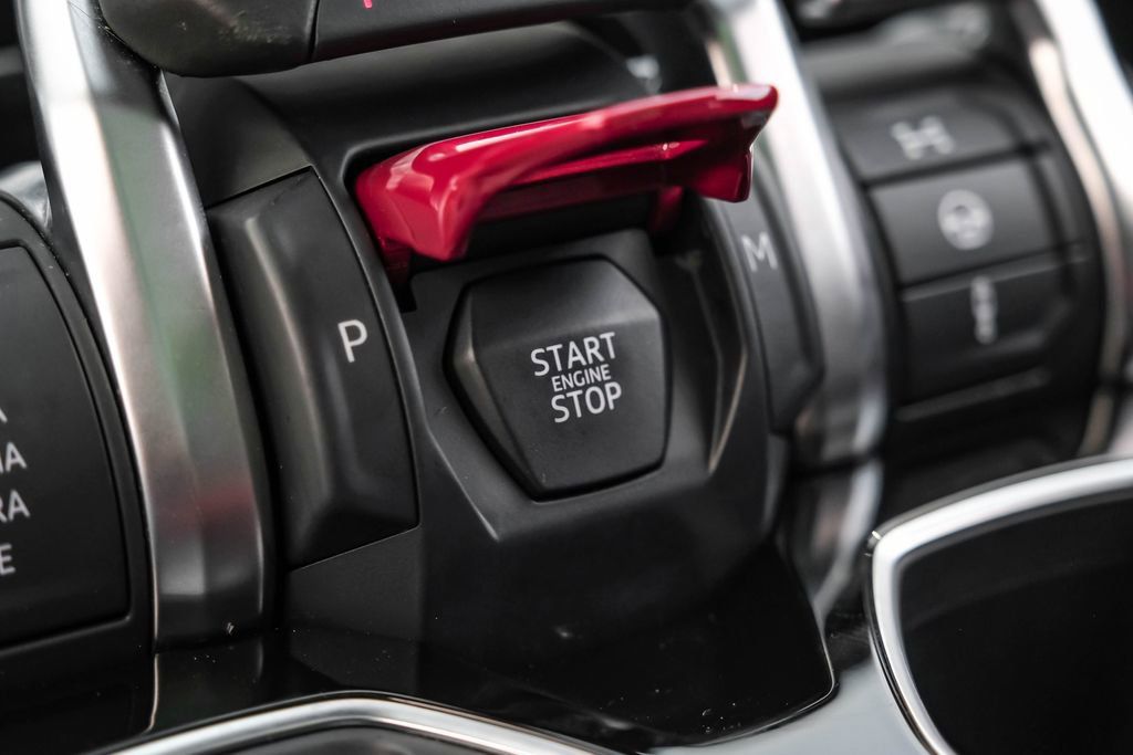 Used 2022 Lamborghini Urus AWD/4WD image 21