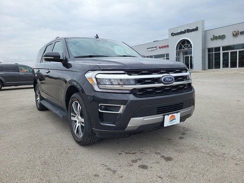 Used 2024 Ford Expedition Limited image 7