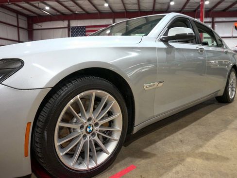 Used 2013 BMW 750Li xDrive AWD/4WD image 38