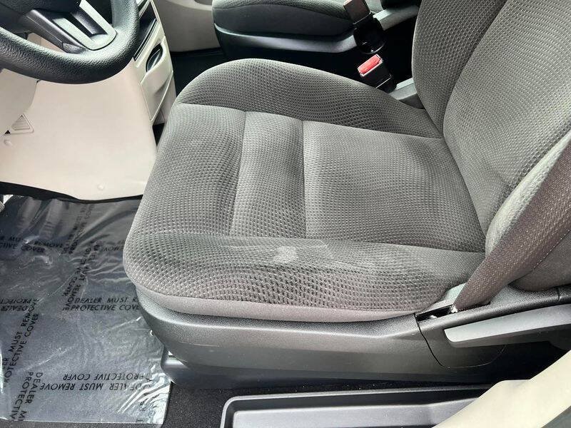 Used 2018 Dodge Grand Caravan SE w/ UConnect Hands-Free Group FWD image 19