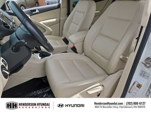 Used 2017 Volkswagen Tiguan S FWD image 16