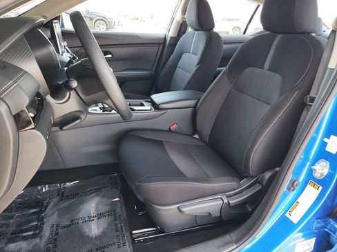 Used 2025 Nissan Sentra SV image 12