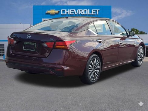 Used 2024 Nissan Altima 2.5 SV FWD image 6