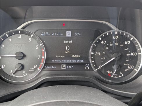 Used 2020 Nissan Titan SV w/ SV Convenience Package AWD/4WD image 32