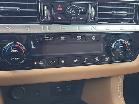 New 2026 Nissan Pathfinder Platinum image 25