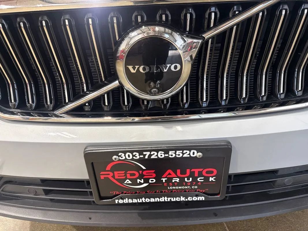 Used 2024 Volvo XC40 B5 Plus AWD/4WD image 86