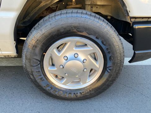 Used 2013 Ford E-250 and Econoline 250 w/ PWR Group image 17