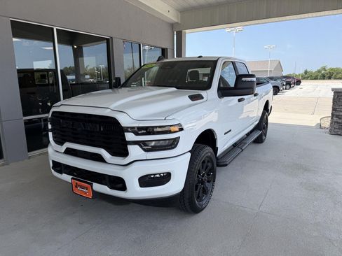 Used 2025 RAM 2500 Big Horn AWD/4WD image 1