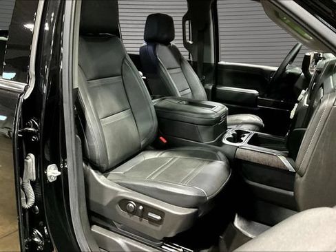 Used 2022 GMC Sierra 2500 Denali w/ Denali Black Diamond Edition AWD/4WD image 29