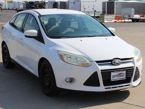 Used 2012 Ford Focus SE FWD image 4