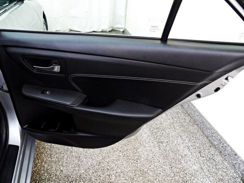 Used 2015 Toyota Camry XLE w/ Moonroof Package FWD image 12