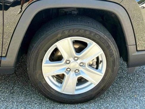 Certified 2022 Jeep Compass Latitude w/ Convenience Group image 47