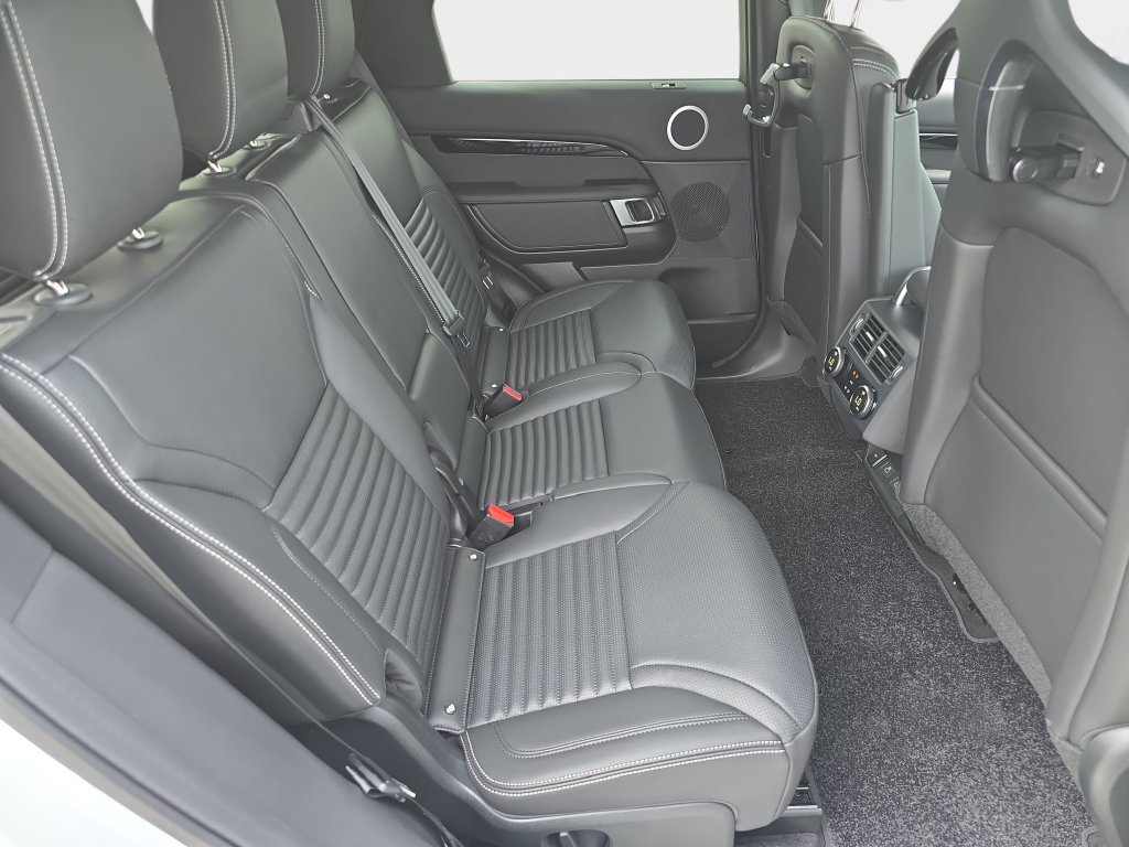 New 2026 Land Rover Discovery S AWD/4WD image 11