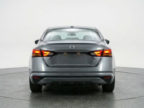 Used 2025 Nissan Altima 2.5 SV image 7