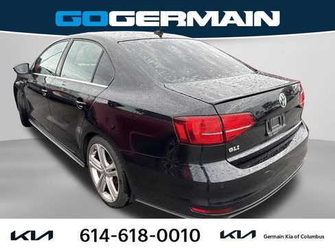Used 2017 Volkswagen Jetta GLI FWD image 2