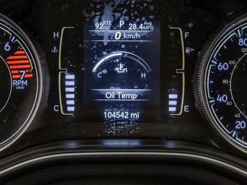 Used 2020 Jeep Cherokee Latitude Plus w/ Comfort/Convenience Group image 20