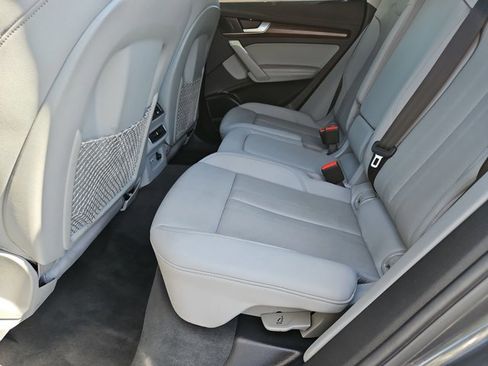 Used 2023 Audi Q5 e Premium Plus w/ Premium Plus Package image 19
