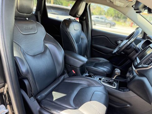 Used 2016 Jeep Cherokee Limited image 23