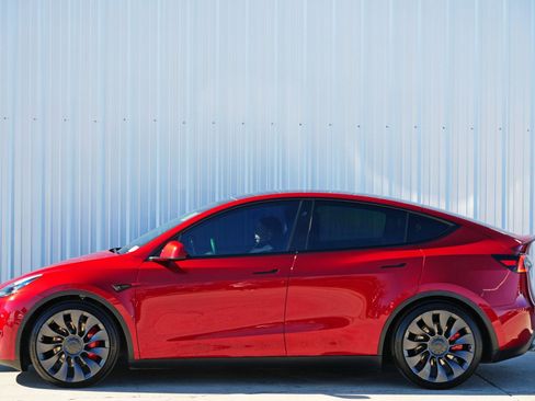 Used 2024 Tesla Model Y Performance image 50