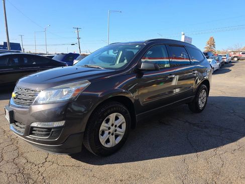 Used 2016 Chevrolet Traverse LS image 2