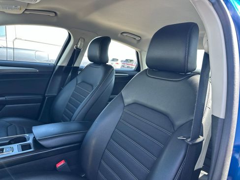 Used 2017 Ford Fusion SE w/ Equipment Group 201A AWD/4WD image 11