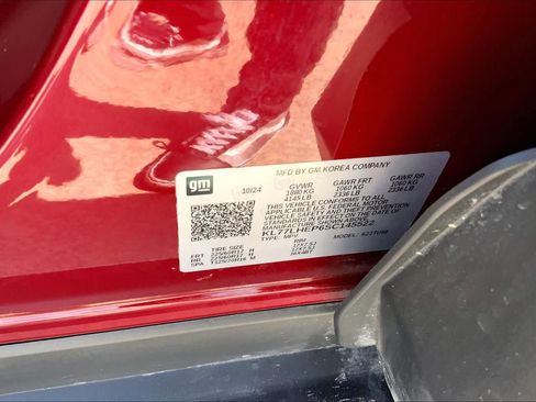 Used 2025 Chevrolet Trax LT FWD image 36