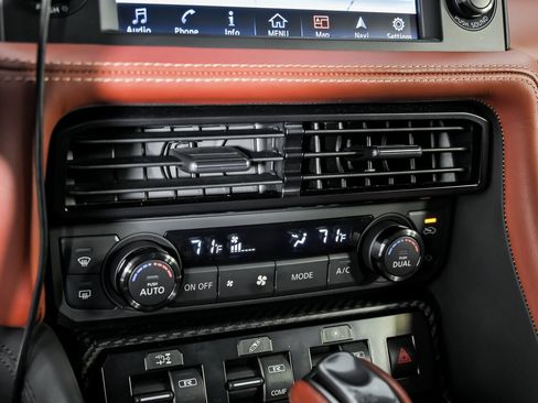 Used 2019 Nissan GT-R Premium w/ Premium Interior Package image 32