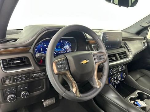 Used 2023 Chevrolet Suburban High Country image 13