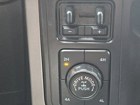 Certified 2022 Ford F150 Platinum w/ Equipment Group 701A High image 23