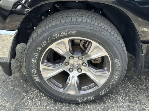 Used 2023 RAM 1500 Laramie AWD/4WD image 9