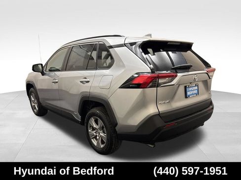 Used 2025 Toyota RAV4 XLE AWD/4WD image 8