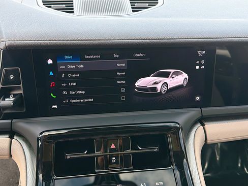 Used 2025 Porsche Panamera 4 image 30